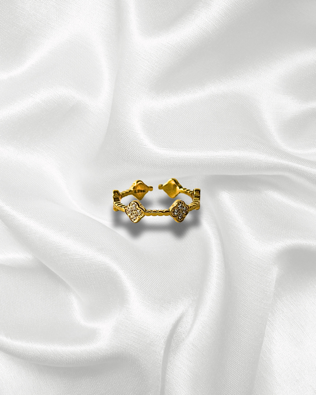 Diana | Bague trèfle serti de strass