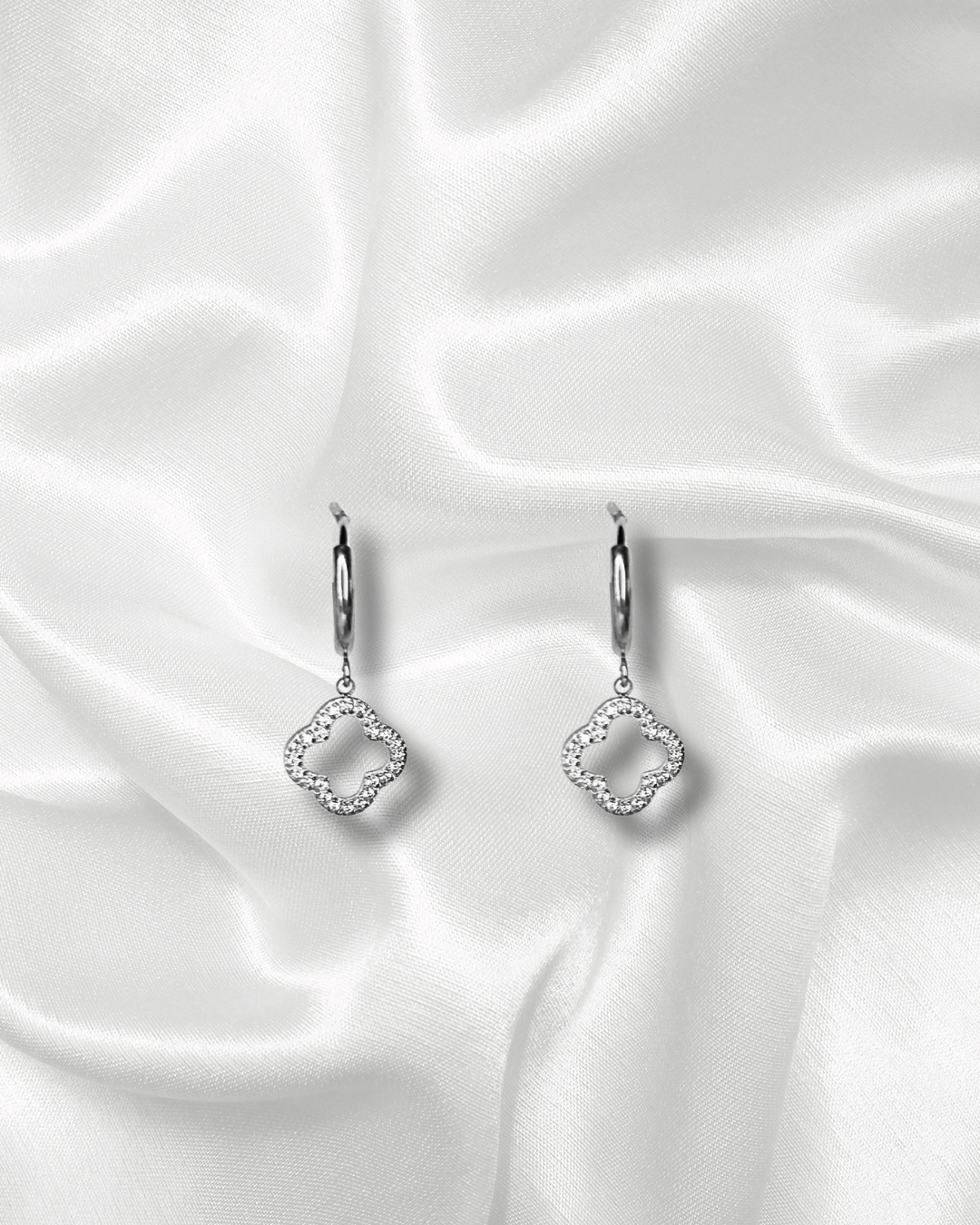 Elia | Boucles d'oreilles pendentif trèfle