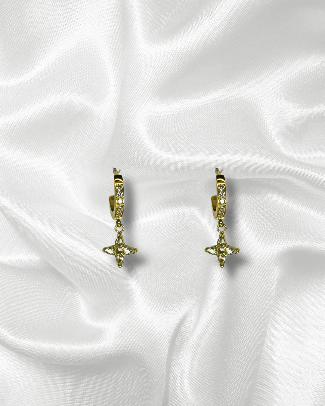 Celeste | Boucles d'oreilles pendantes strass et étoile