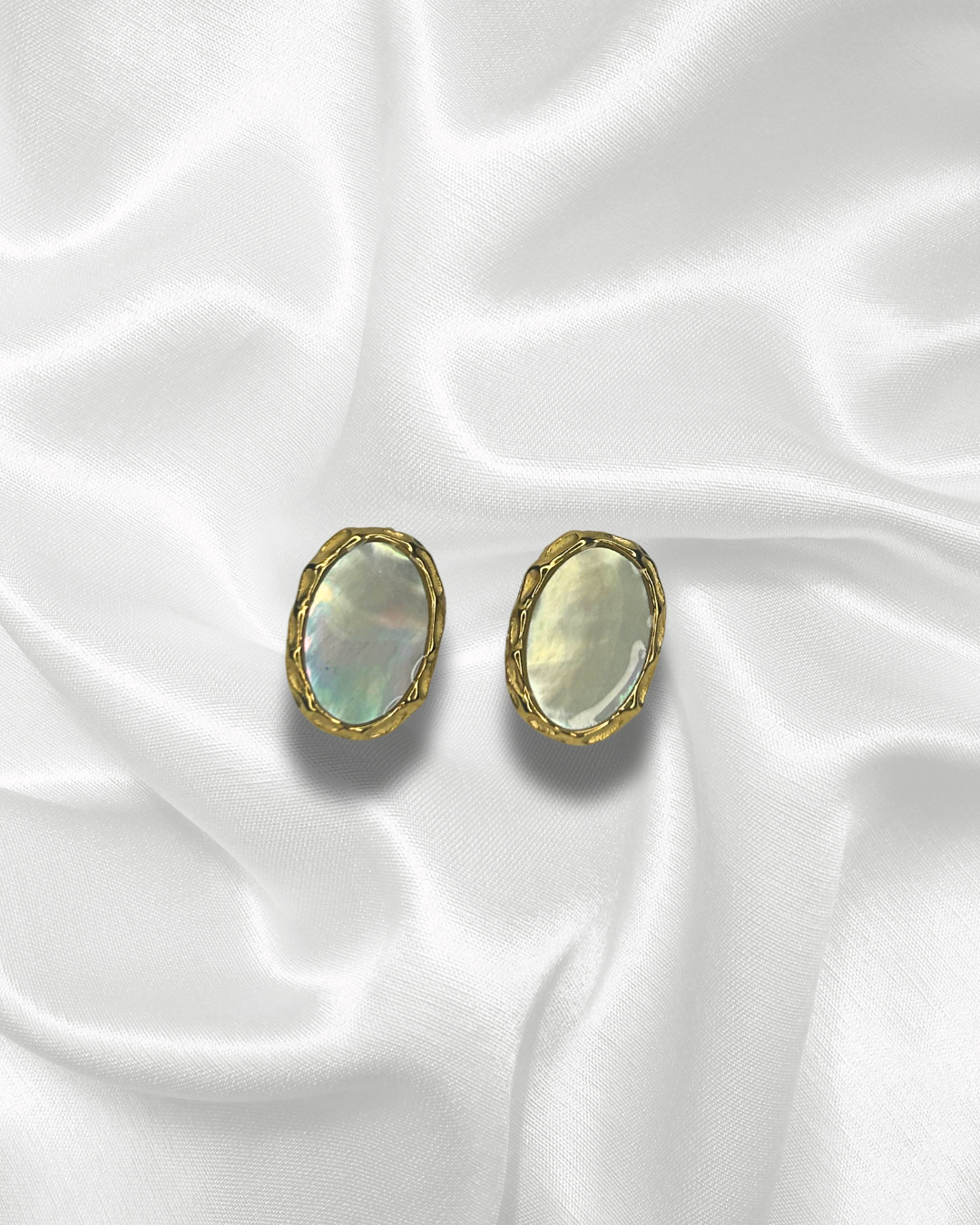 Josy | Boucles d’oreilles ovales avec pierre nacrée