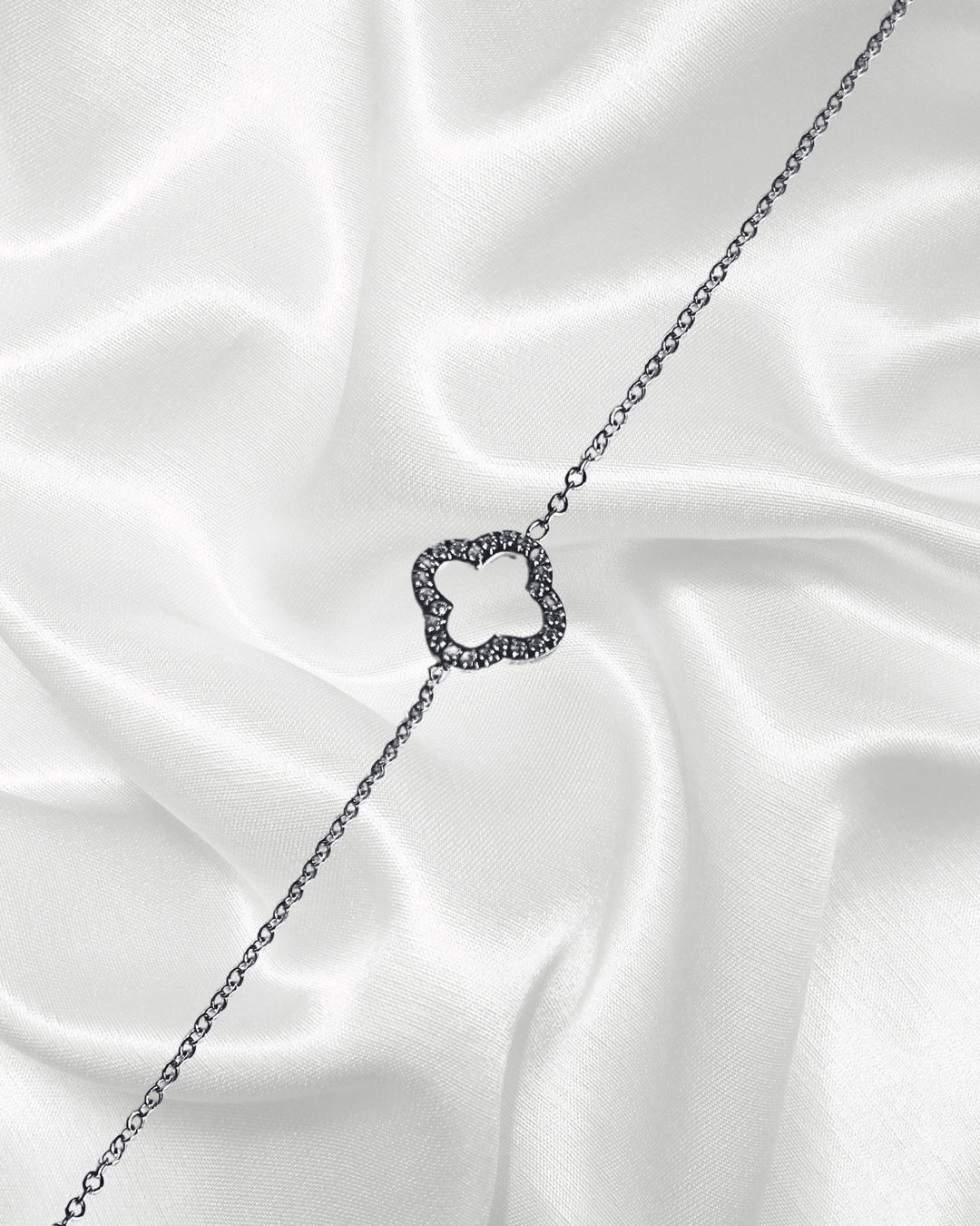 Elia | Bracelet avec motif trèfle ajouré
