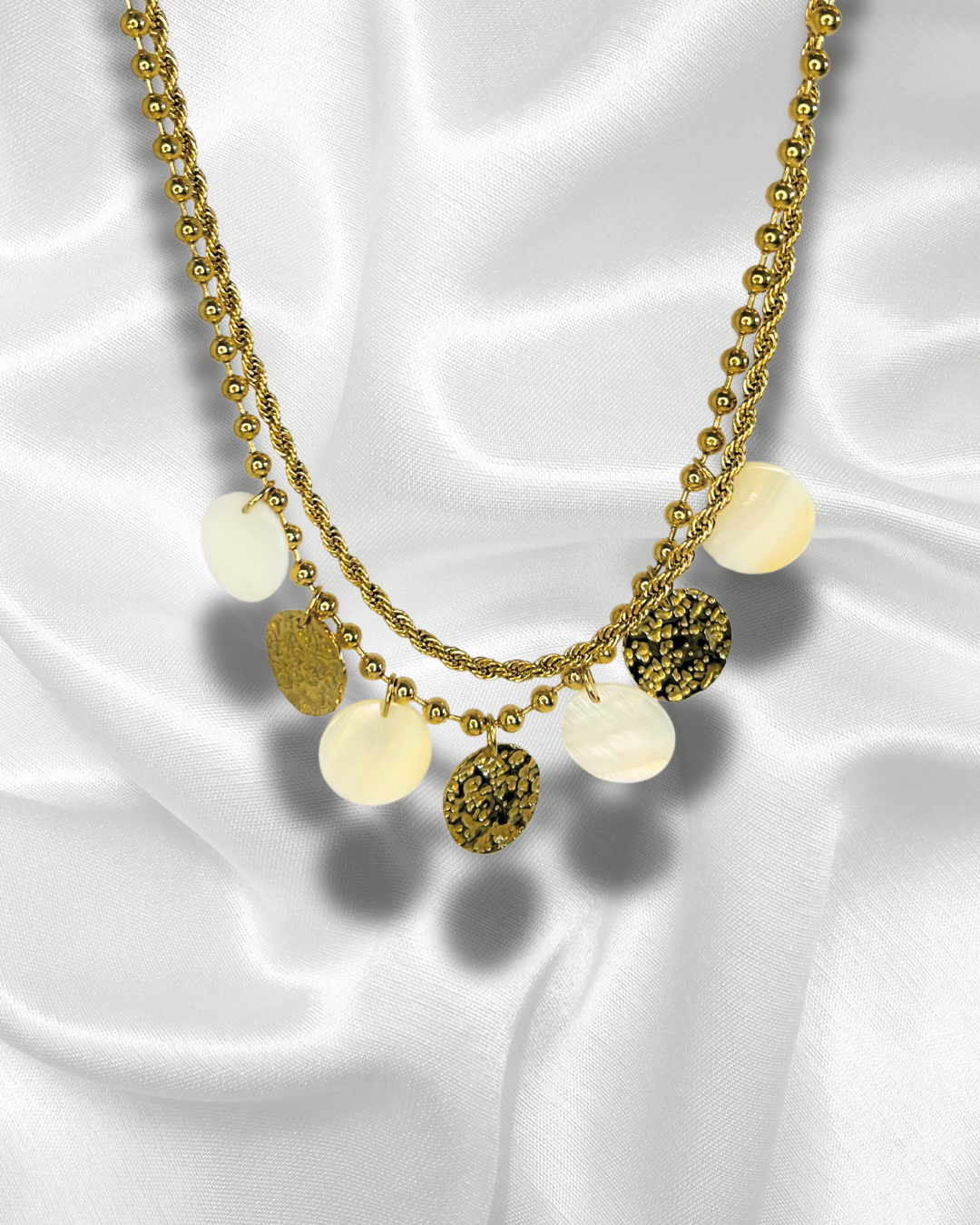 Amira | Collier doré et pampilles