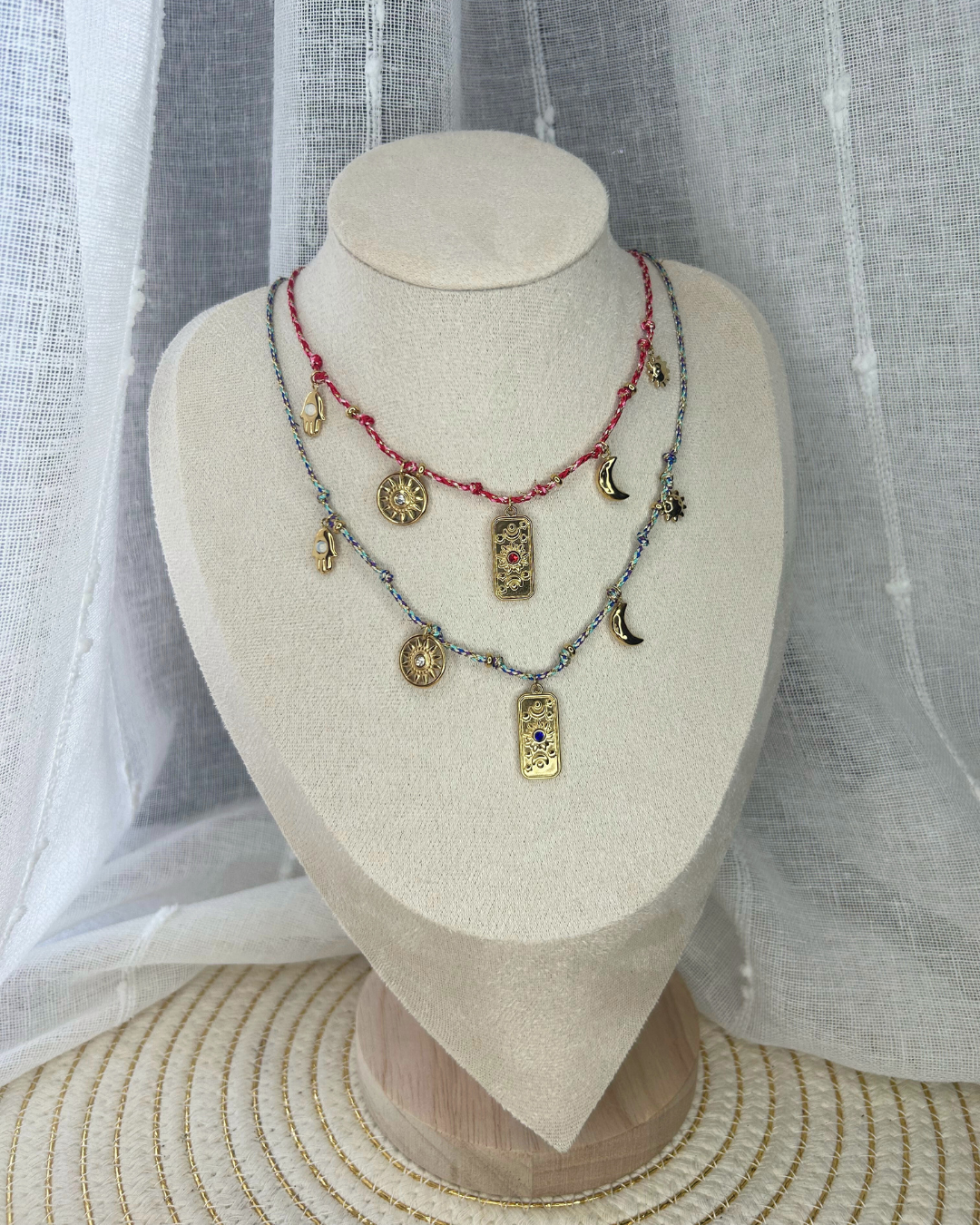 Solaya | Collier fil et charms