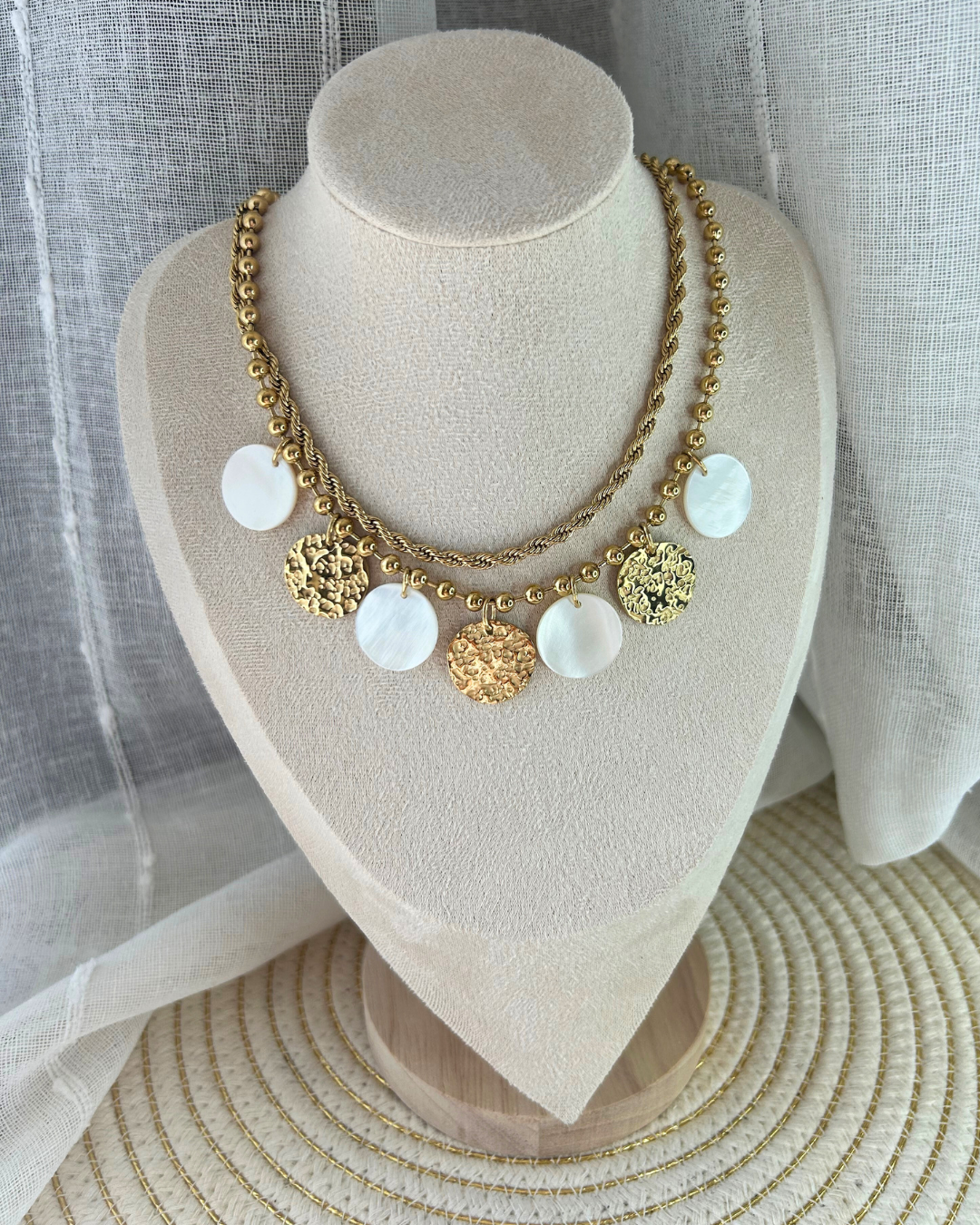 Amira | Collier doré et pampilles