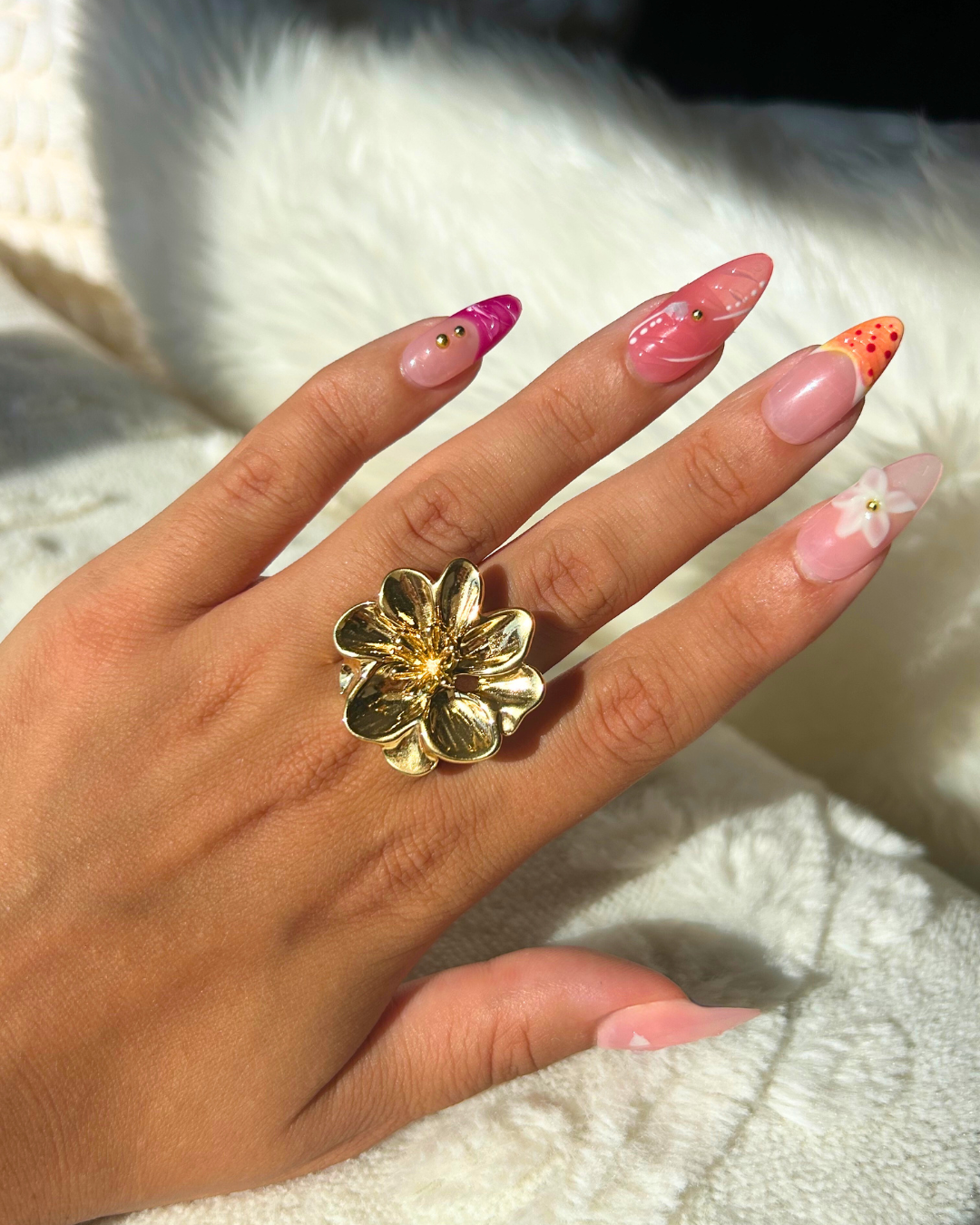 Lysia | Bague fleur dorée