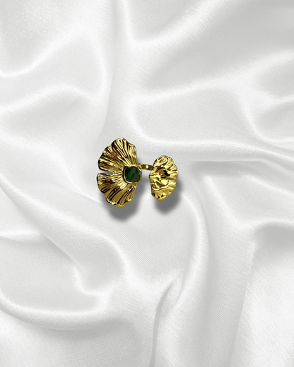 Albane | Bague dorée feuilles et pierre