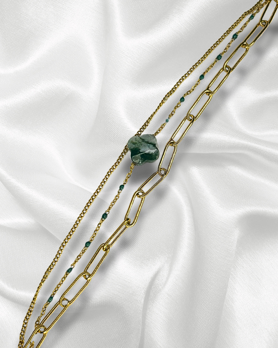 Nadra | Bracelet multi-rangs doré avec pierre naturelle