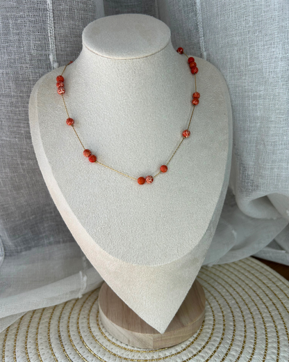 Terra | Collier doré orné de perles orangées