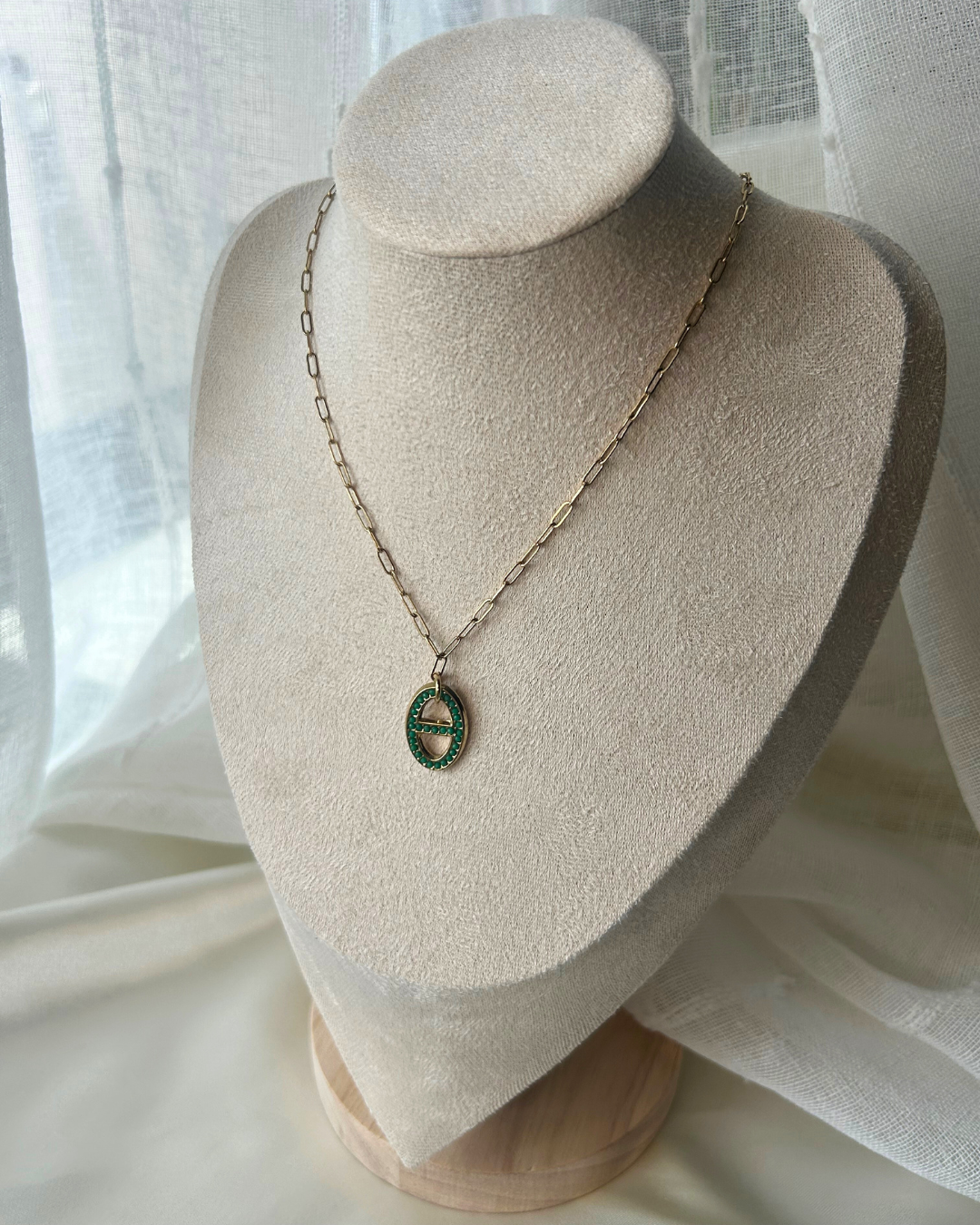 Capri | Collier doré pendentif et pierres vertes