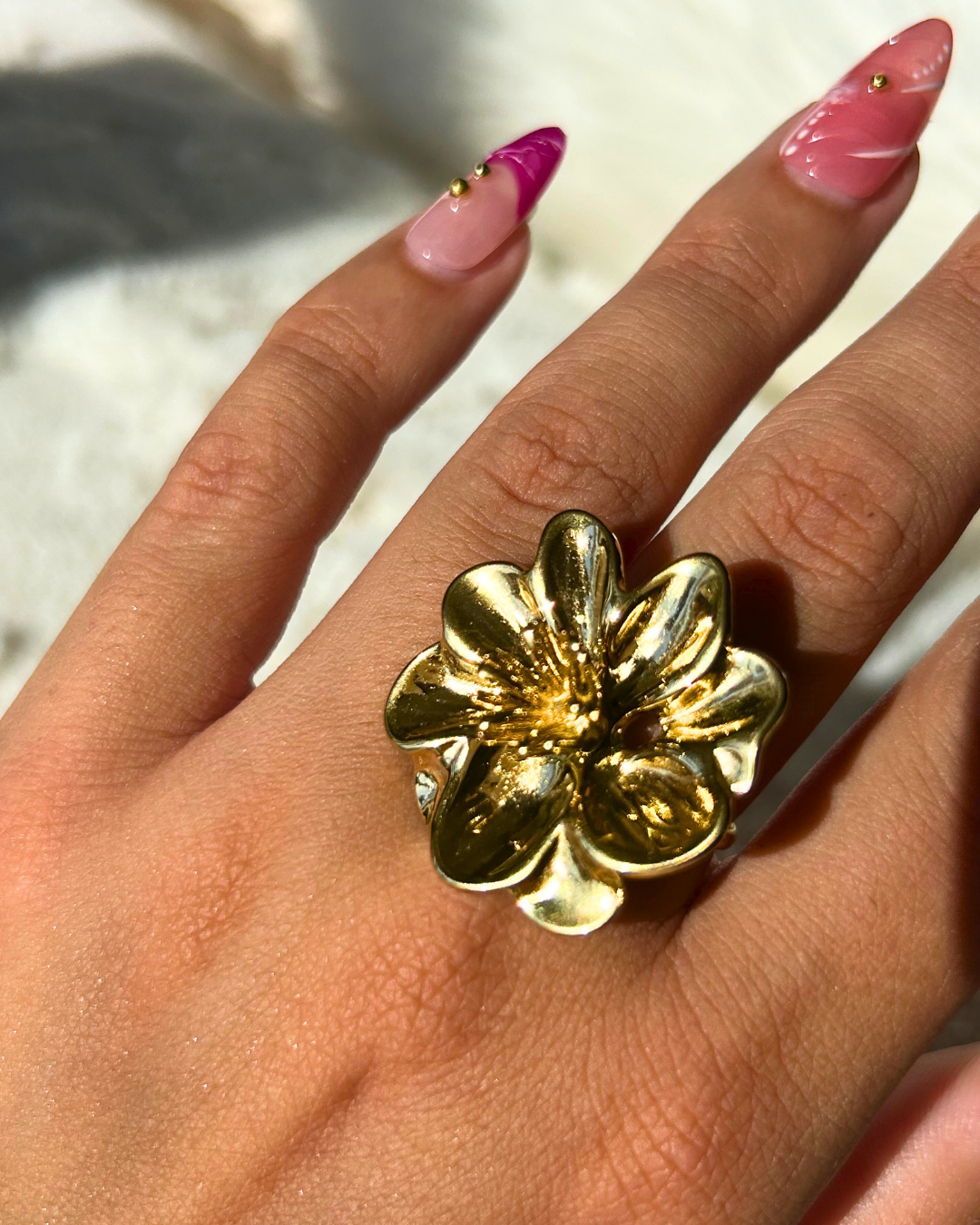 Lysia | Bague fleur dorée