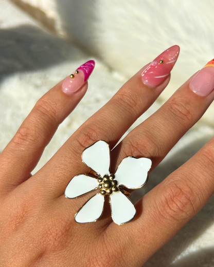 Jasmina | Bague dorée et fleur blanche