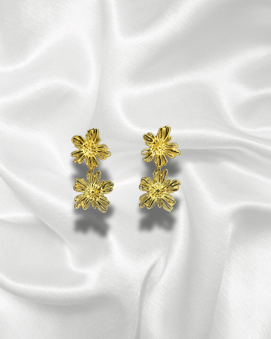 Naelia | Boucles d’oreilles dorées fleurs pendantes